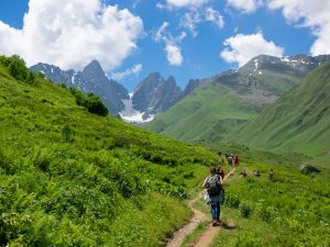 Trekkings Hikers exploring a picturesque mountain trail in Mtskheta-Mtianeti, Georgia.